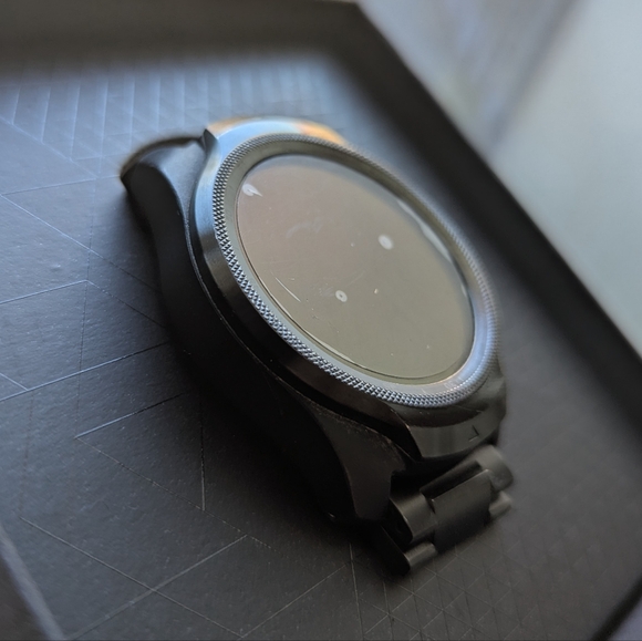 Tic Watch Pro Smartwatch w/ adjustable band - Picture 9 of 16